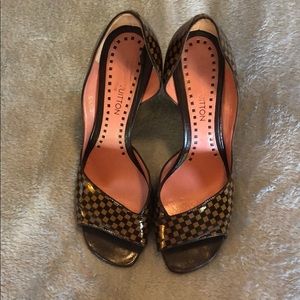 Stunning Louis Vuitton heels!